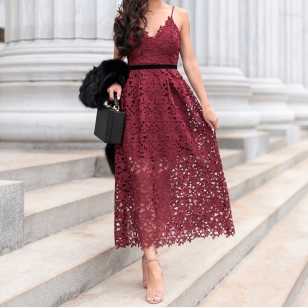 ASTR THE LABEL Burgundy Lace A-Line Midi Dress M